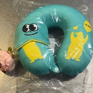 NEW Dr.Jart+ U-shape travel neck pillow and face mask